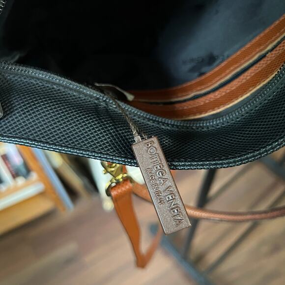 Vintage Bottega Veneta Leather Crossbody Bag - Picture 12 of 15